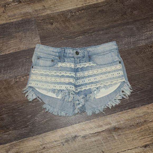 Carmar Morgan Cheeky Frayed Hem Shorts - Picture 4 of 10